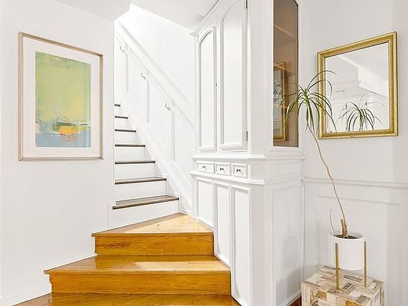 4th image of 462 Sackett St #2