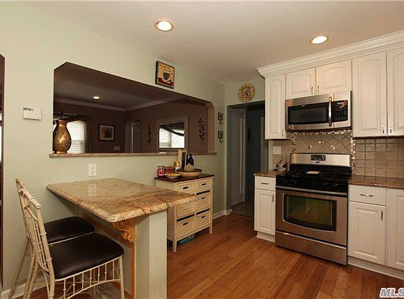 5th image of 1093 Park Ln N