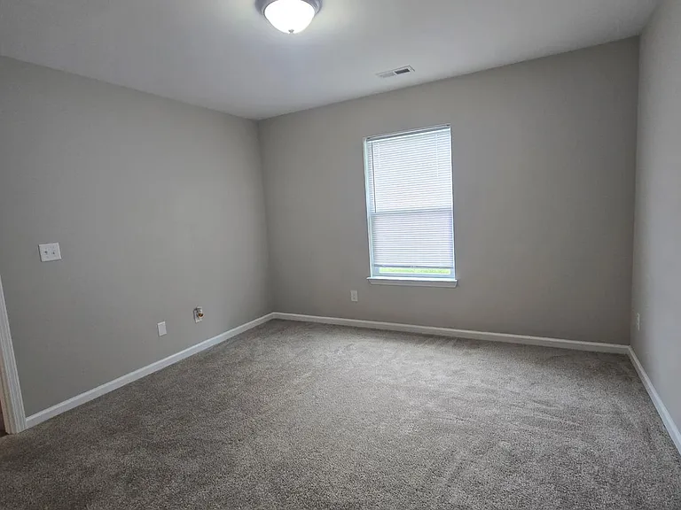 1647 Nazareth Rd — Photo 5