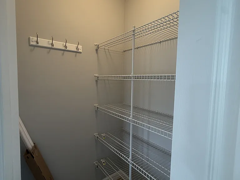 106 Boston Hbr — Photo 10