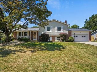 212 High Point Cir, Tallmadge, OH 44278