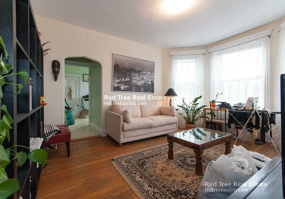 72 Strathmore Rd #1B