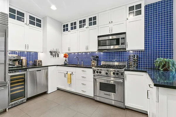 Sold by Compass | media 1