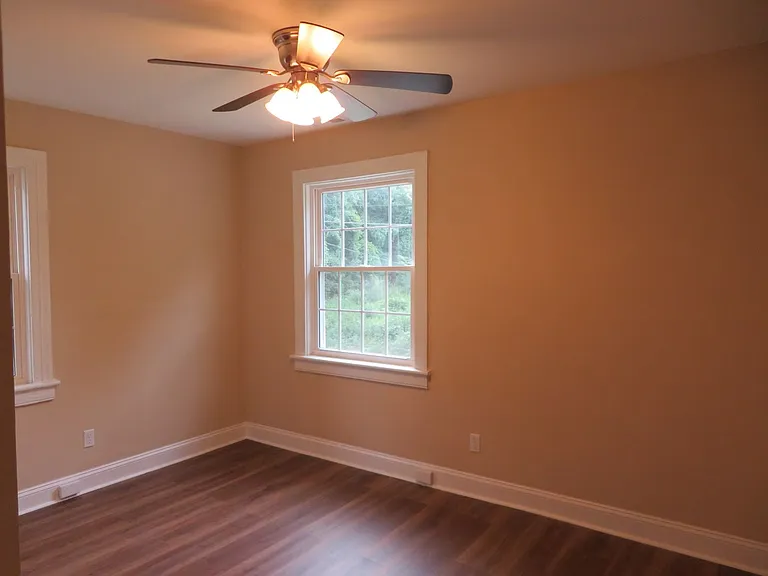 331 Glenwood Ct — Photo 17
