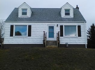 2439 Willowhurst Cir, New Castle, PA 16101