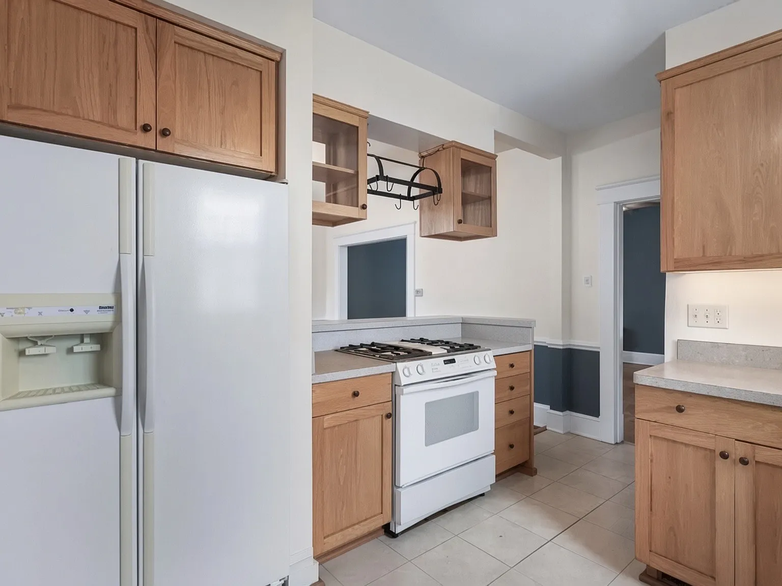 3 bed, 1.5 bath, 1344 sqft, $2,520 — Photo 3