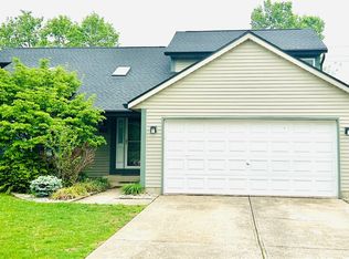 385 Royal Wood Ct, Vandalia, OH 45377