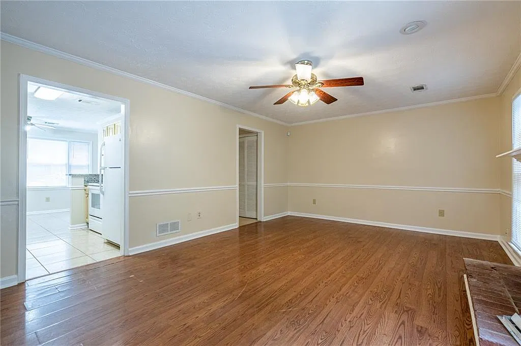 2928 Governors Ct — Photo 4