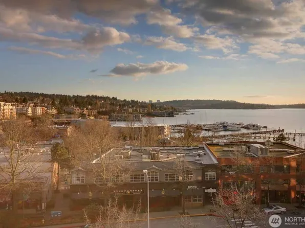 220 1st St APT 402, Kirkland, WA 98033