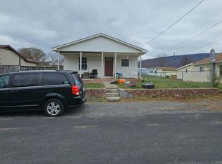 118 Warner St, Narrows, VA 24124