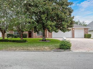 12102 Rainbow Lake Dr E, Jacksonville, FL 32258