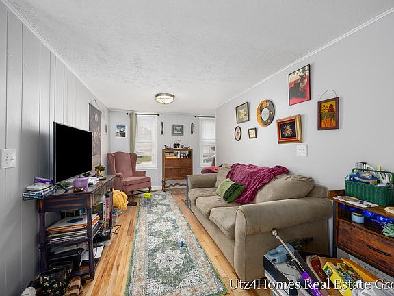 4th image of 411 7th St NW