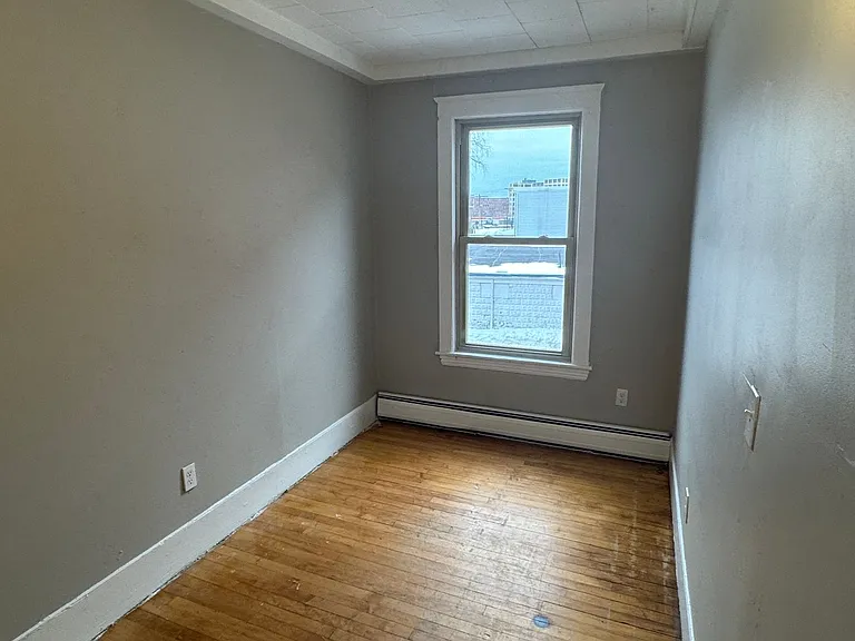 135 Lafayette Sq — Photo 31