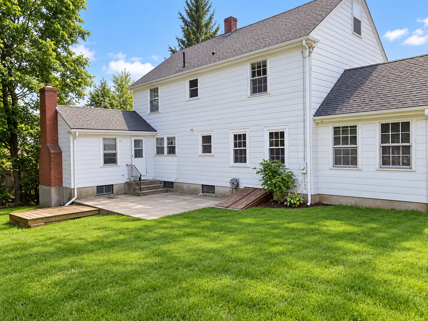 6 bed, 2074 sqft, $4,999 — Photo 3