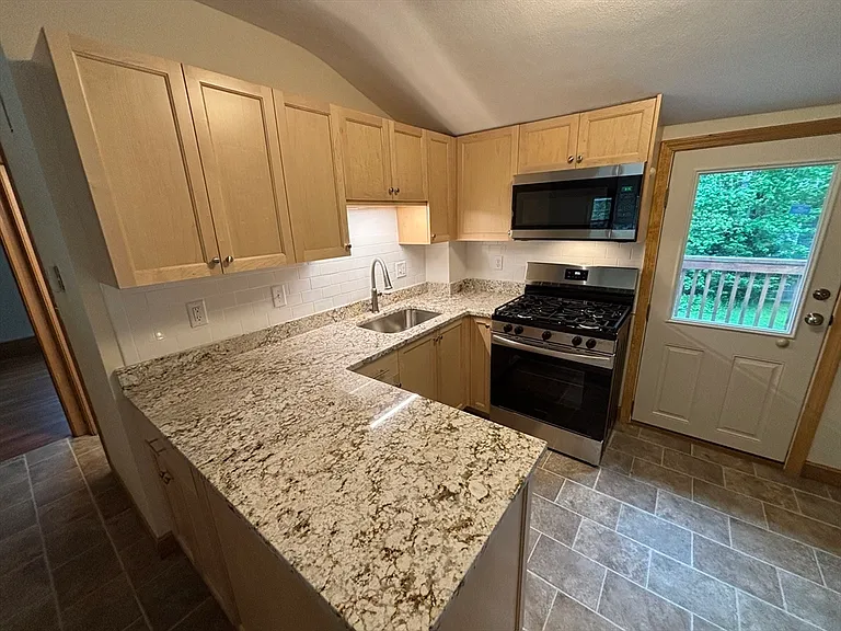 588 Walpole St #2 — Photo 5