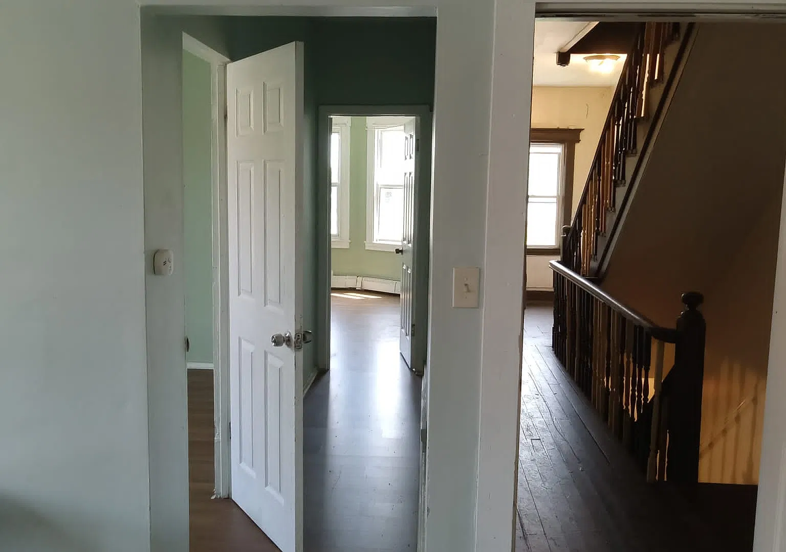 3 bed, 1200 sqft, $1,500 — Photo 2