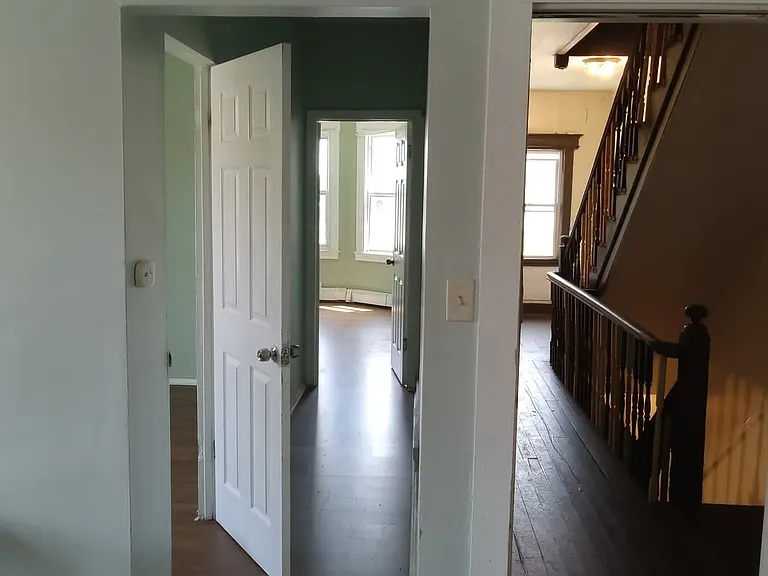 127 Franklin Ave #2 — Photo 2