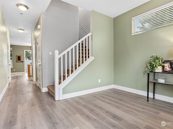 4th image of 12116 NE 40th Circle