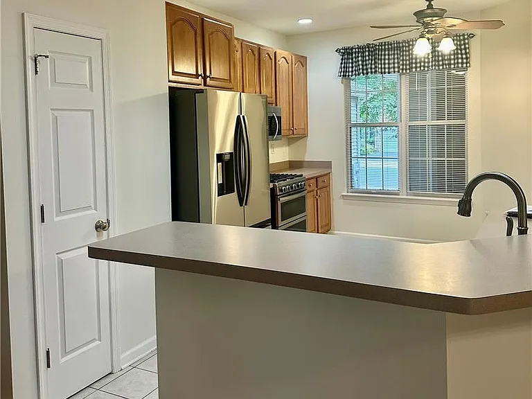 4312 Creek Rd — Photo 10