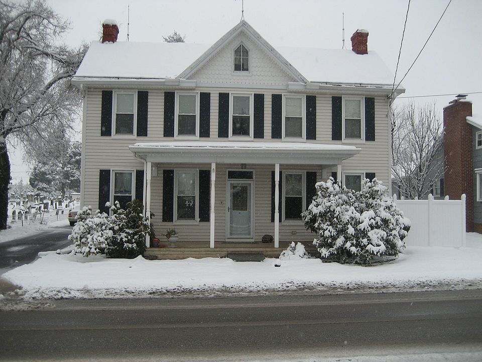 Lovely warm house in Winter
