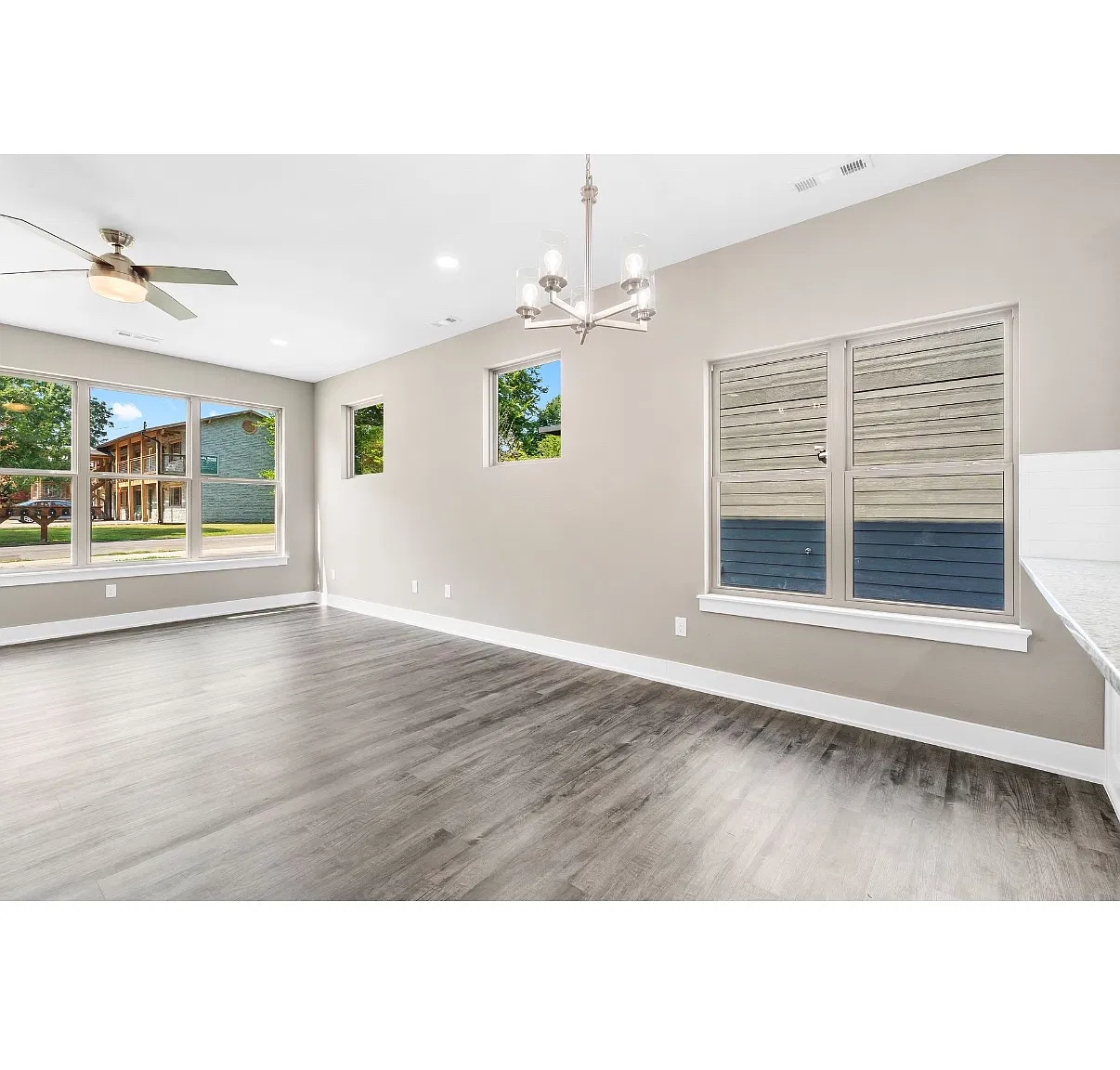 3 bed, 1452 sqft, $2,650 — Photo 4