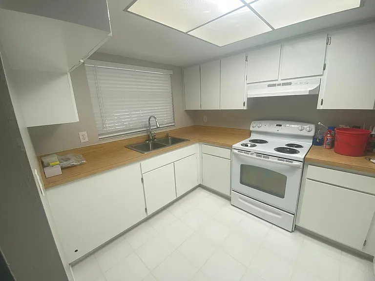 2258 Iris Way #2258 — Photo 4
