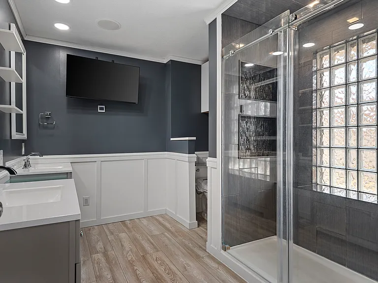 617 E Chestnut St — Photo 18