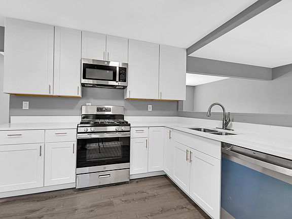 2nd image of 28W502 Leverenz Rd