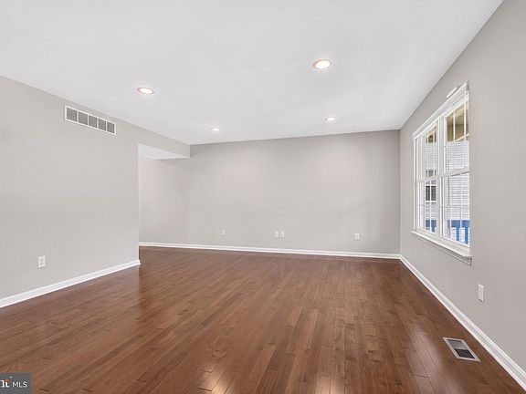 3rd image of 7882 Twin Ridge Dr