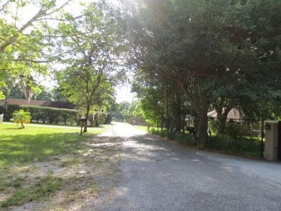 3rd image of 2806 Saint Anthony Dr