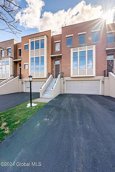 2nd image of 10 Bryn Mawr Court