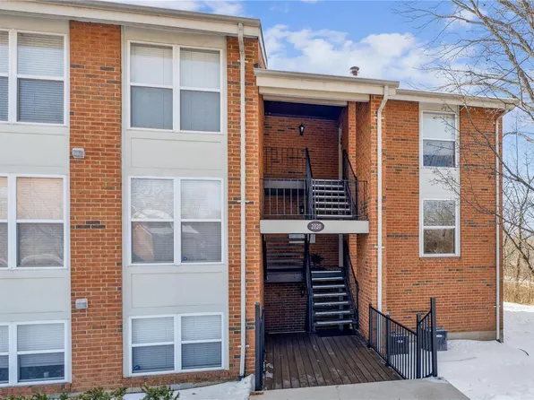 2020 Greenglen Dr APT 204, Saint Louis, MO 63122