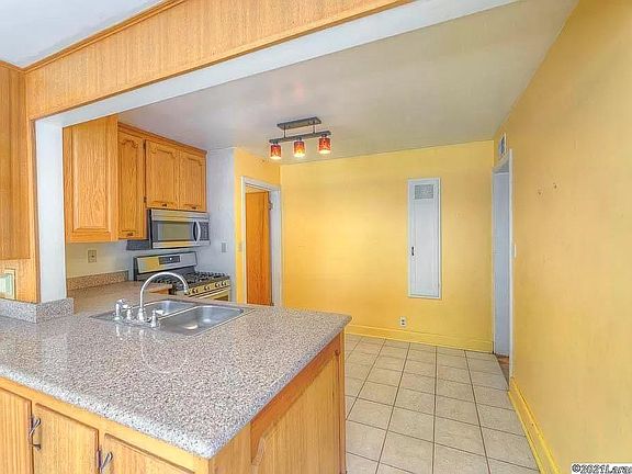 3rd image of 1312 Park Ave