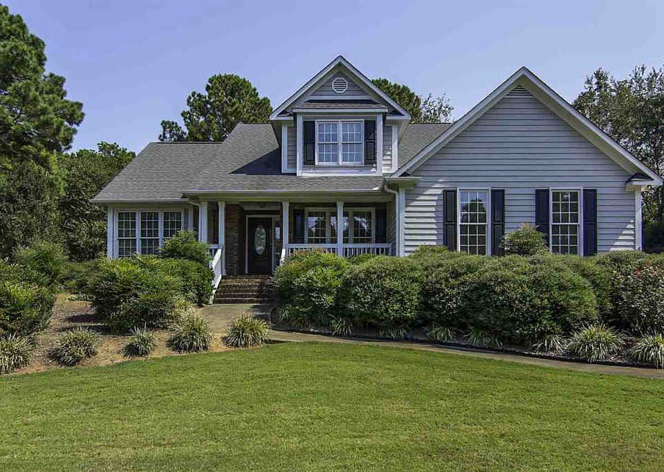 1st image of 100 Silverdale Dr