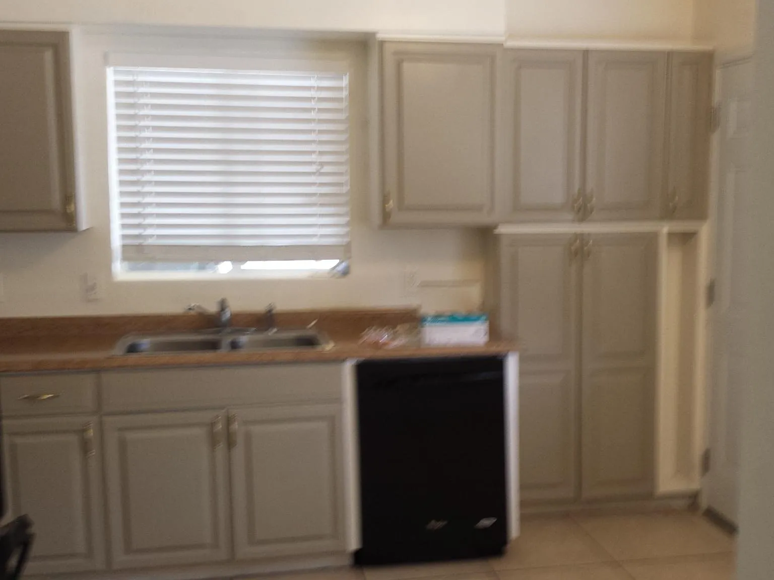 2 bed, 810 sqft, $1,350 — Photo 3