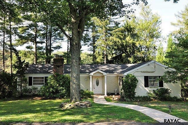 1st image of 541 Lakeside Dr