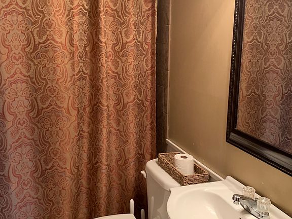 3rd image of 176 McKnight Dr