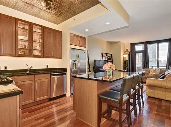 2nd image of 389 Washington St #1507