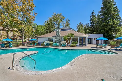 Creekside Alta Loma Photo 1