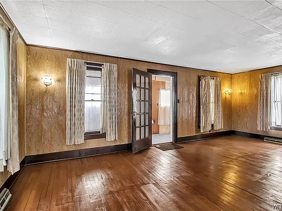 5th image of 1307 E Delavan Ave