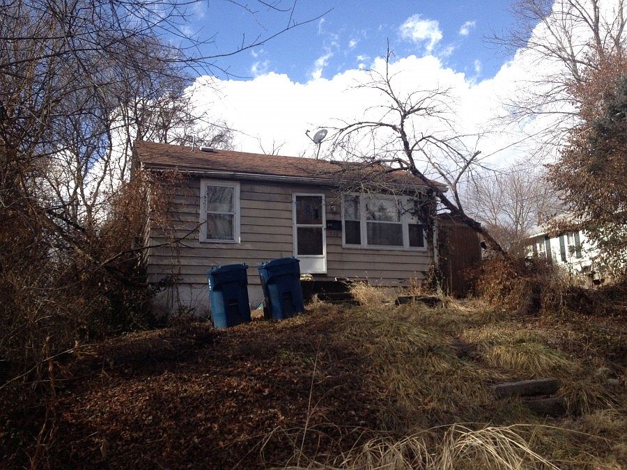 2nd image of 512 Wyss Ave