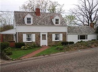 8 Oakridge Rd, Pittsburgh, PA 15229