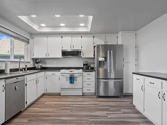 2nd image of 6305 Mesaview Dr