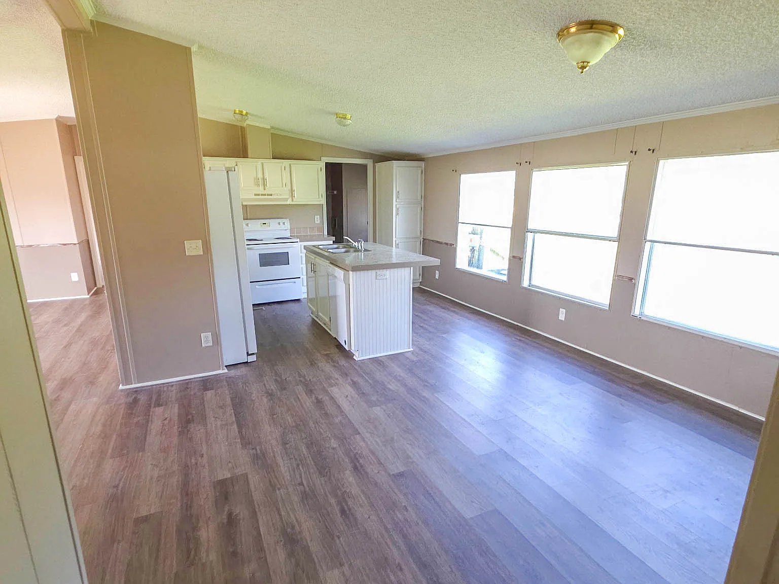 3 bed, 1700 sqft, $1,349 — Photo 4
