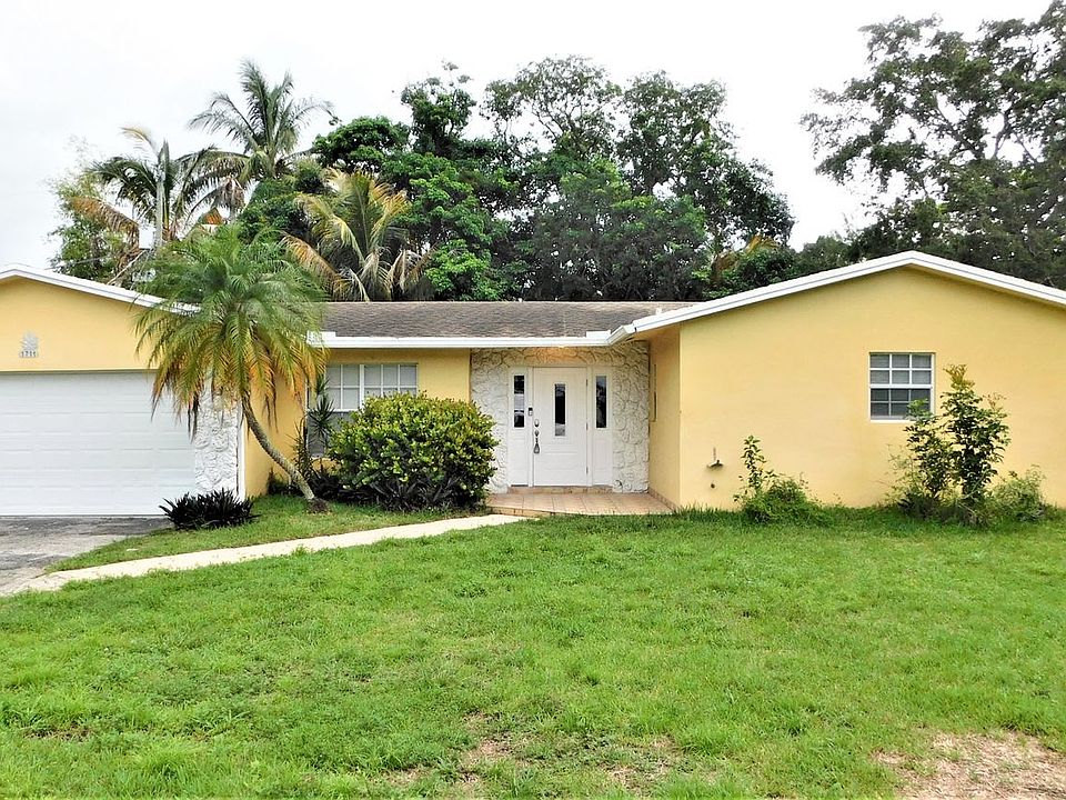 1st image of 1711 SW 32nd St