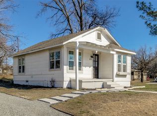 631 E Murray St, Denison, TX 75021