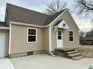 107 S Summit St, Hardwick, MN 56134