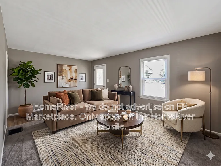 229 S 7th Ave — Photo 2