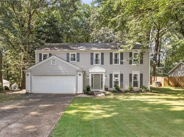 170 Laurel Mill Ct, Roswell, GA 30076