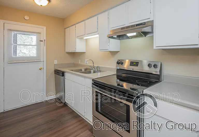 Lakeridge Apartments — Photo 86